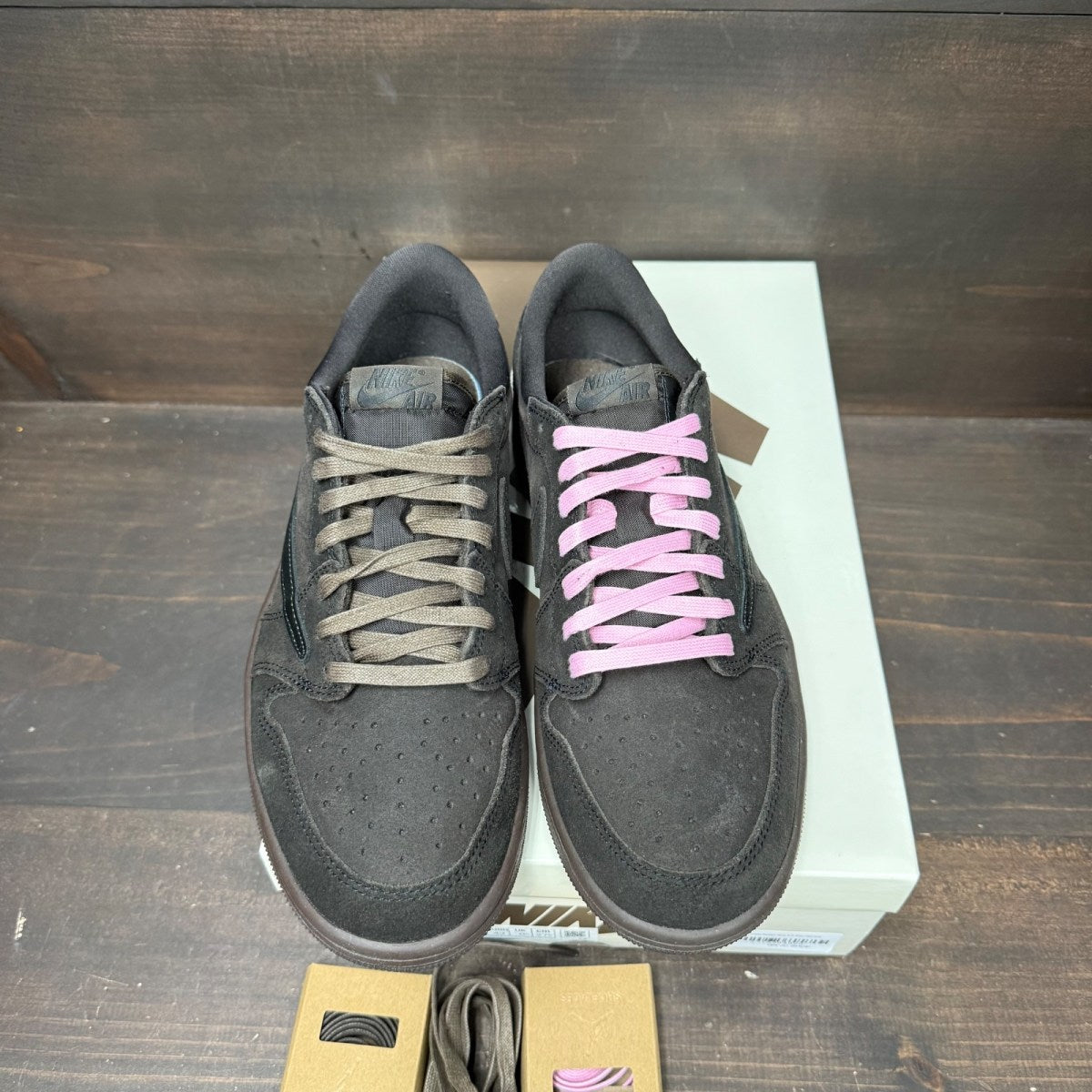 Jordan 1 Retro Low OG SP Travis Scott Velvet Brown - Image 2