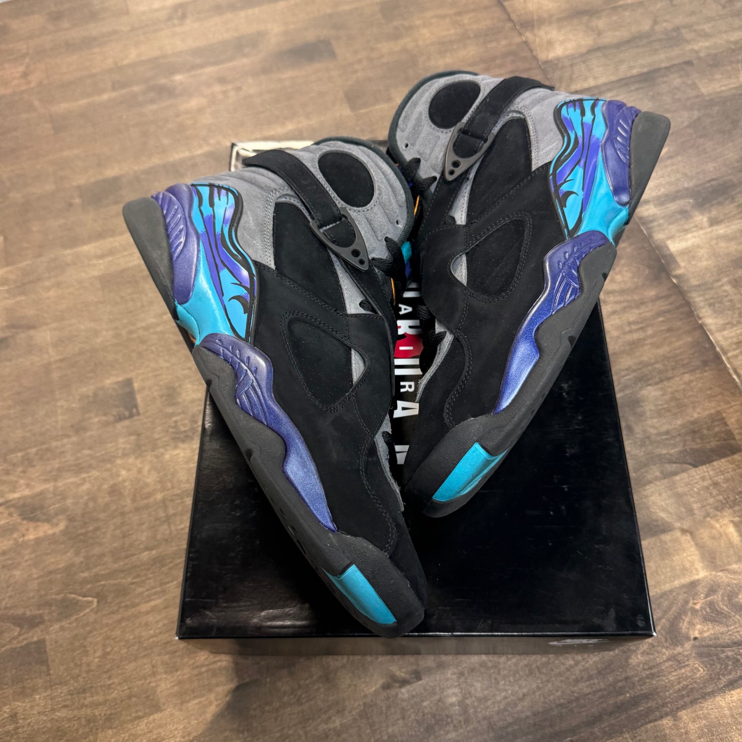 Aqua Jordan 8 Retro (USED)