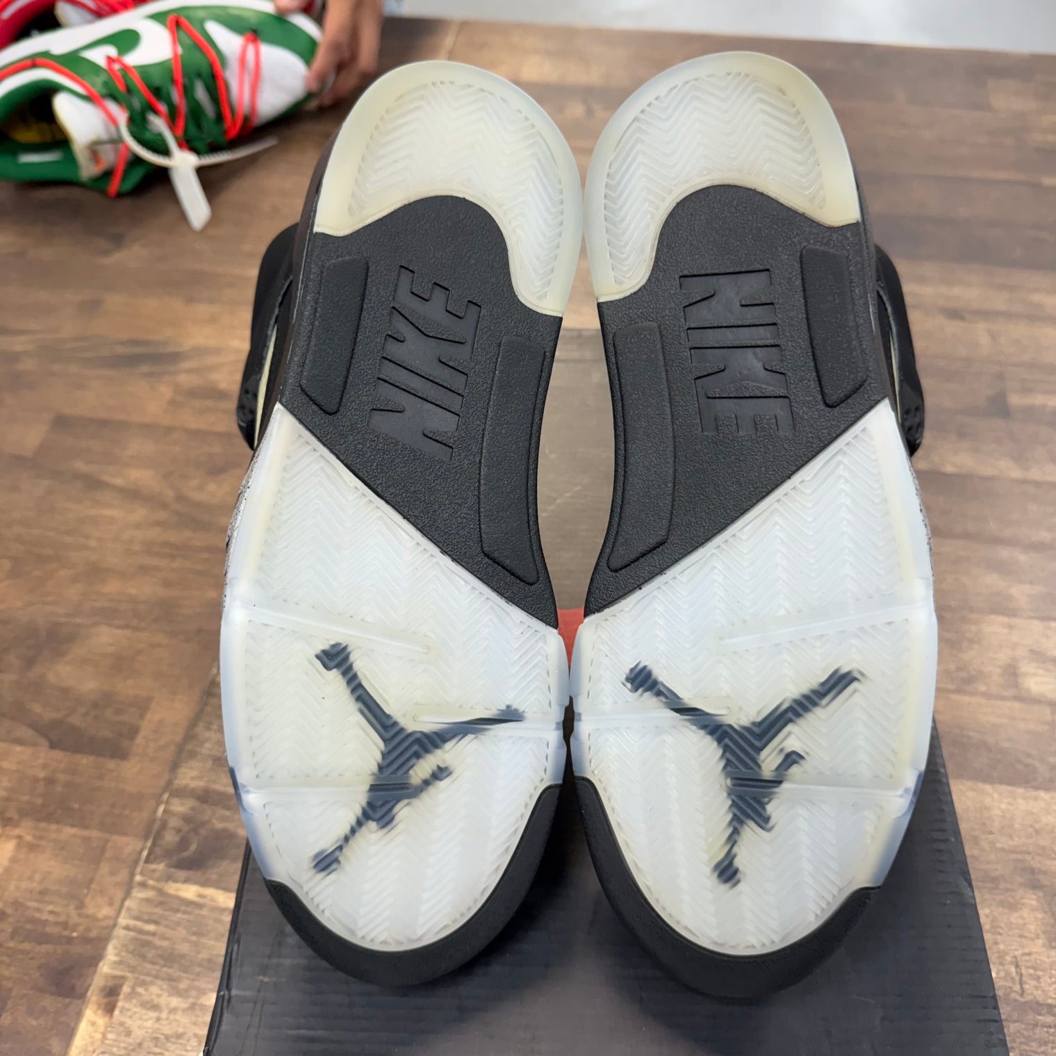 Black Metallic Jordan 5 (2016) (USED, Replacement Box)