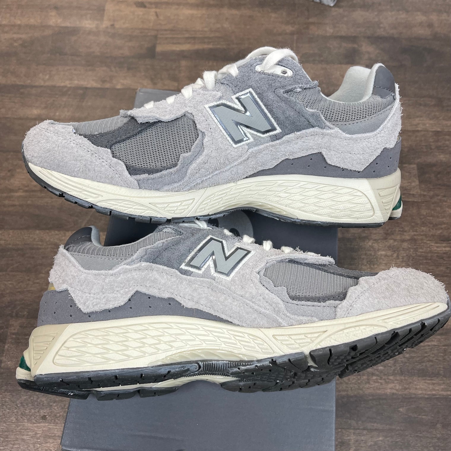 Rain Cloud New Balance 2002R (USED)