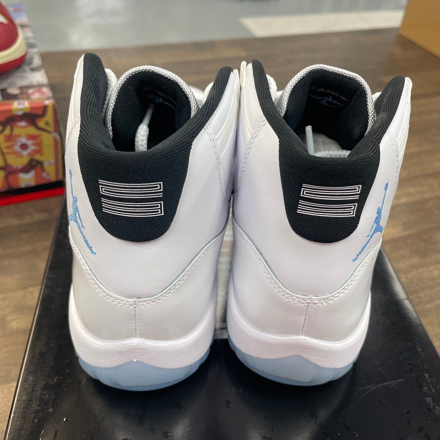 Legend Blue Jordan 11 (2024) (USED)