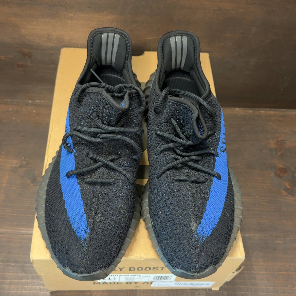 adidas Yeezy Boost 350 V2 Dazzling Blue Size 11.5 (Pre-Owned) - tag