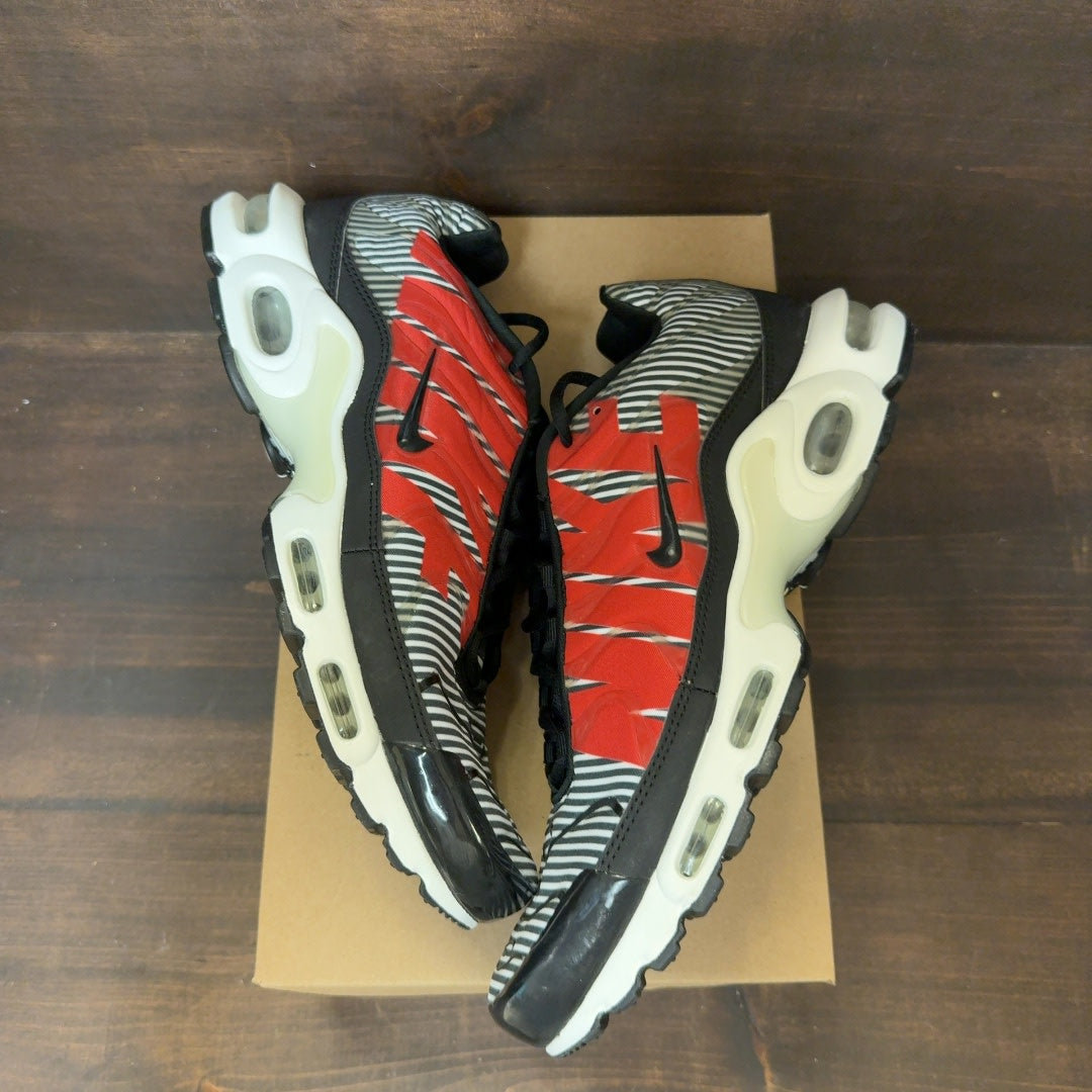Nike Air Max Plus Striped Black White Size 12 (Pre-Owned) - Image 2