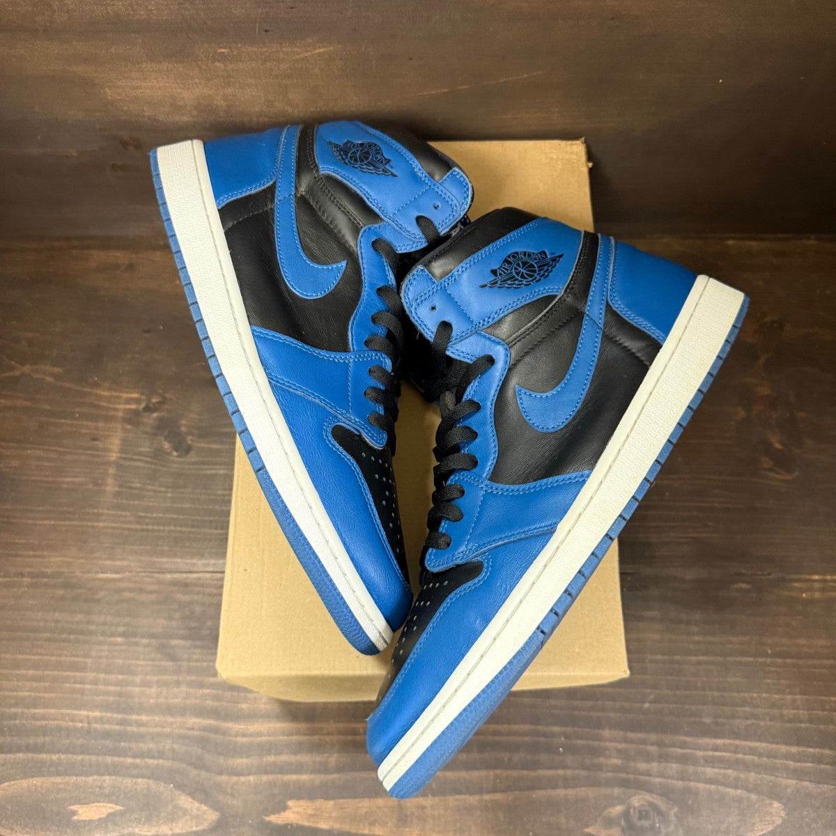 Jordan 1 Retro High OG Dark Marina Blue Size 13 (Pre-Owned) - Image 2