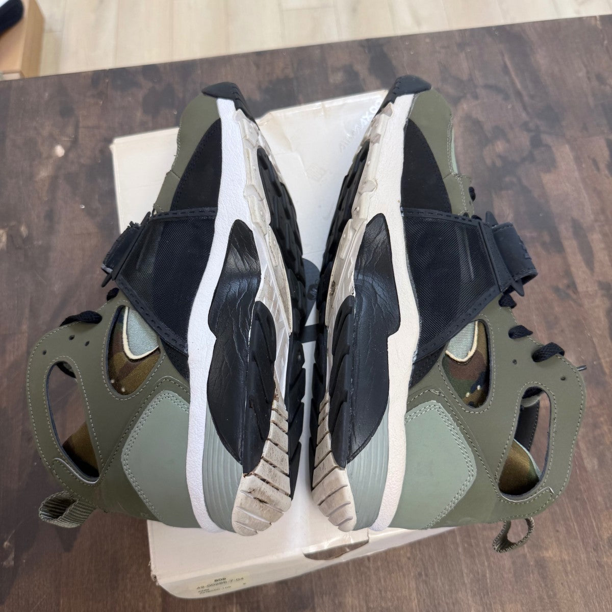 Nike Air Trainer Huarache Size 10 (Pre-Owned) - Image 3