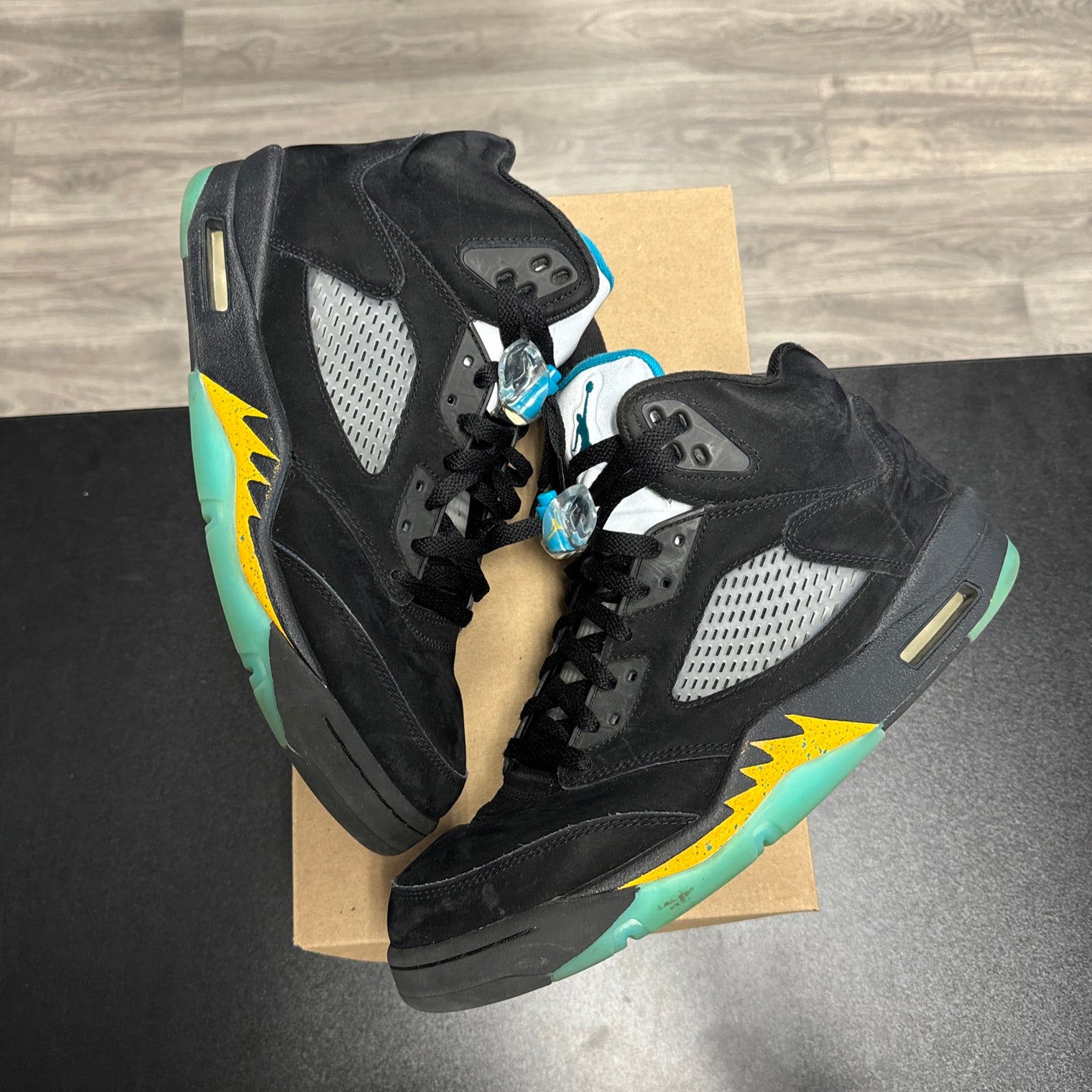 Aqua Jordan 5 (USED, no box)