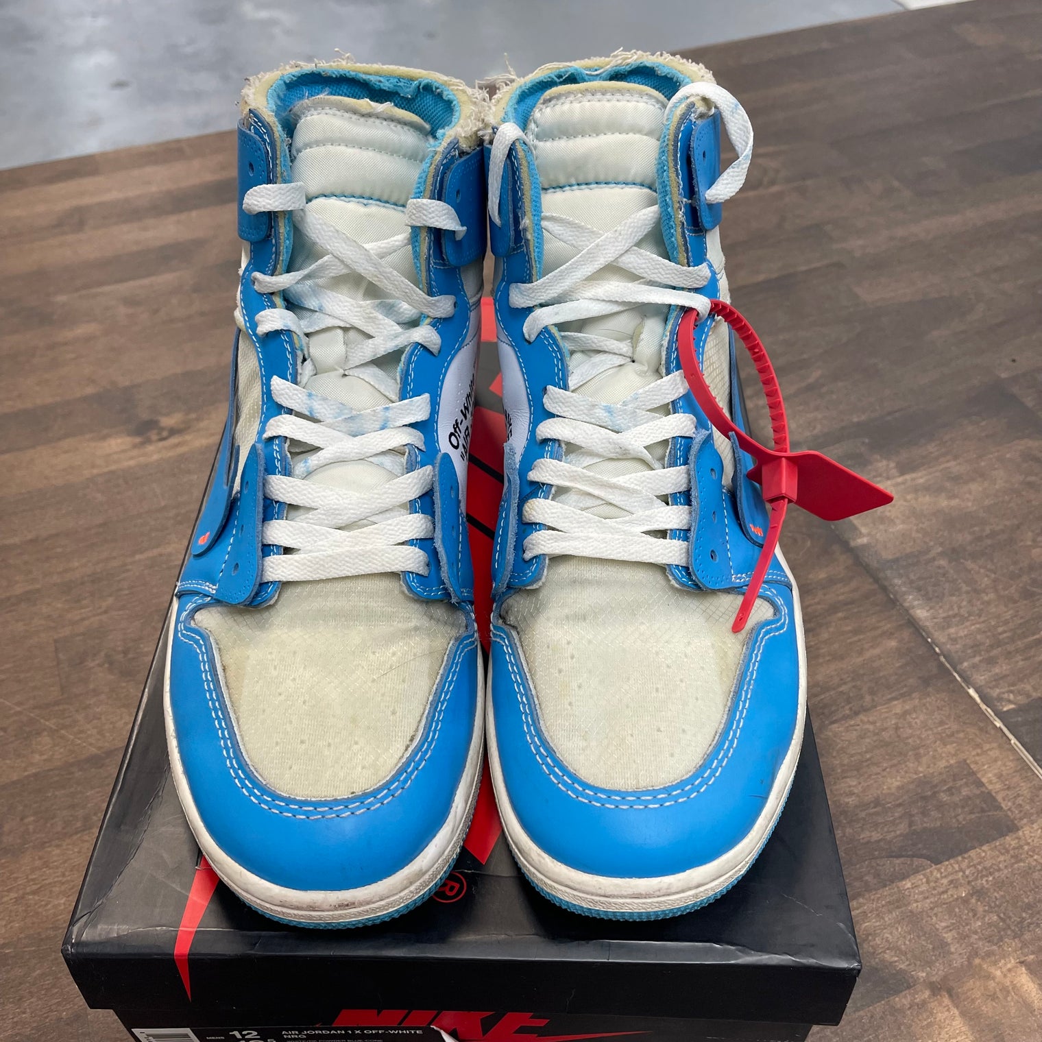 University Blue Off-White Jordan 1 High (USED)