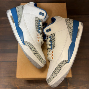 Jordan 3 Retro Wizards Size 7 (Pre-Owned) - Image 2