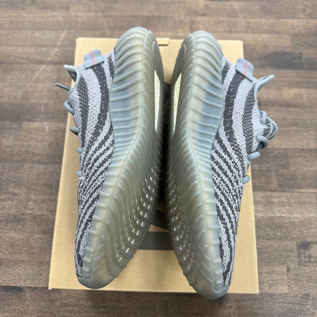 adidas Yeezy Boost 350 V2 Beluga 2.0 Size 9.5 (Pre-Owned) - Image 2