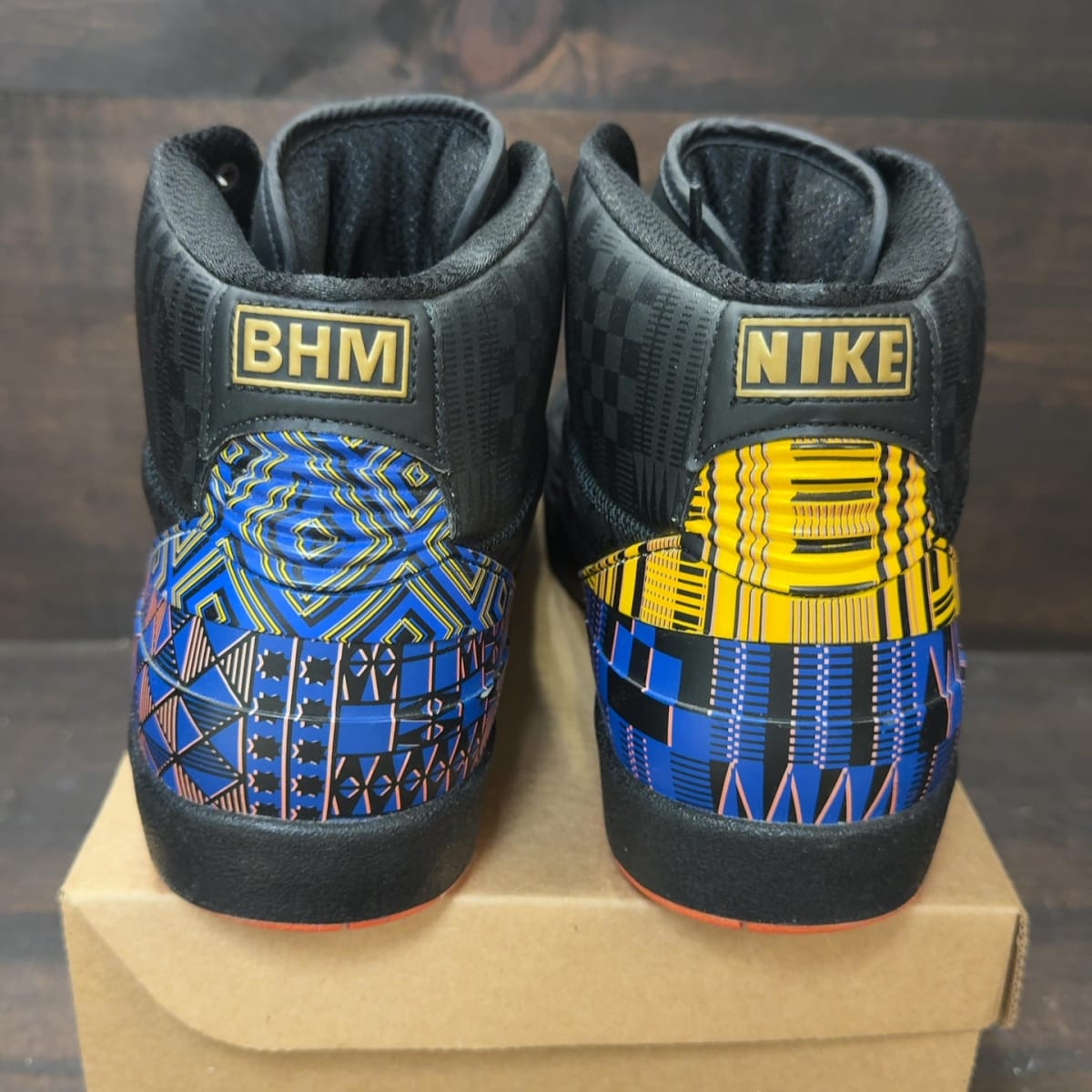 Jordan 2 Retro Black History Month (2019) Size 13 (Pre-Owned) - aux