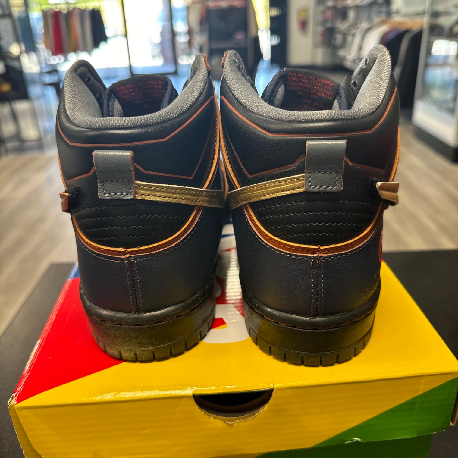 Gundam x Dunk SB High Project Unicorn - Banshee Norn (USED)