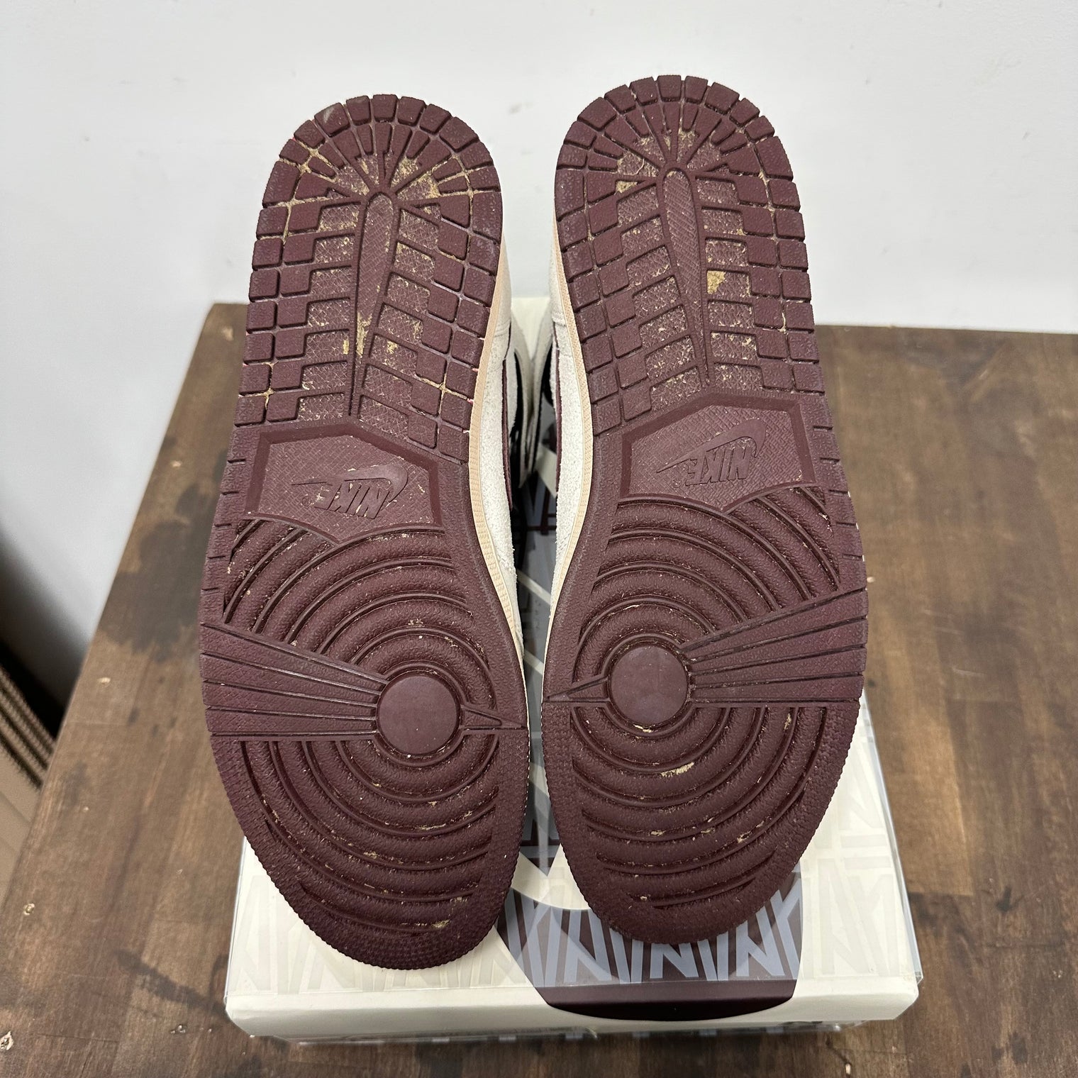 A Ma Maniere Jordan 1 High OG (USED)
