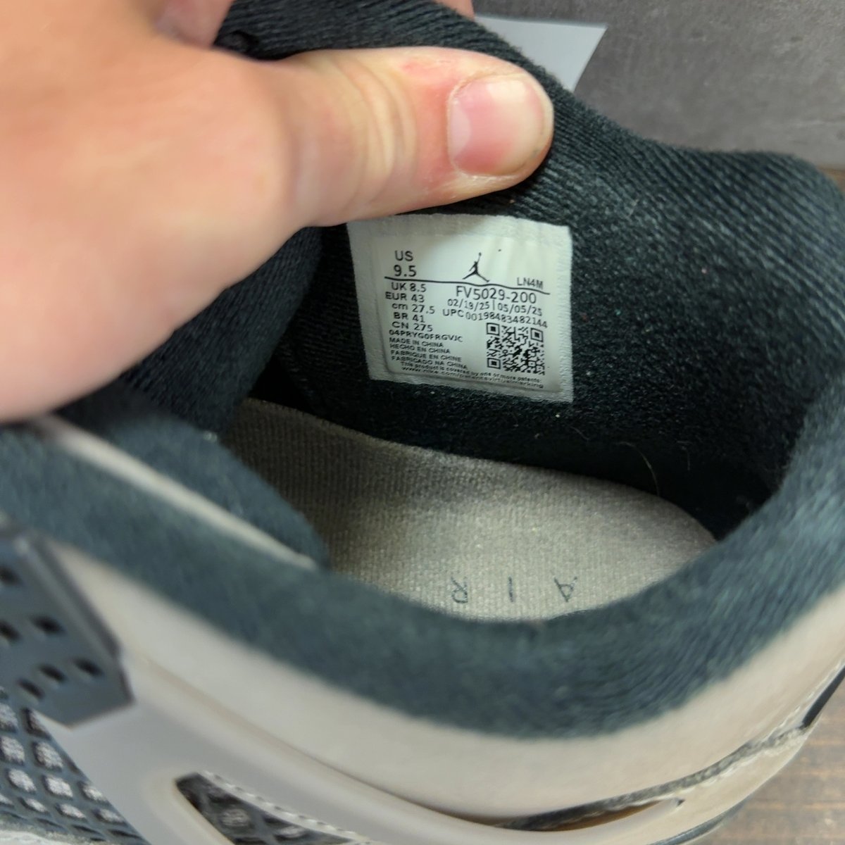 Jordan 4 Retro Cave Stone Size 9.5 (Pre-Owned) - aux
