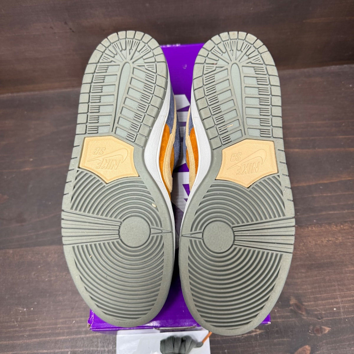 Nike SB Dunk Low Light Carbon Monarch Size 7 (Pre-Owned) - Image 6