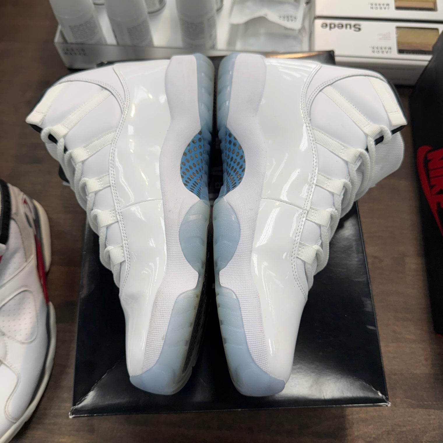 Legend Blue Jordan 11 (USED)
