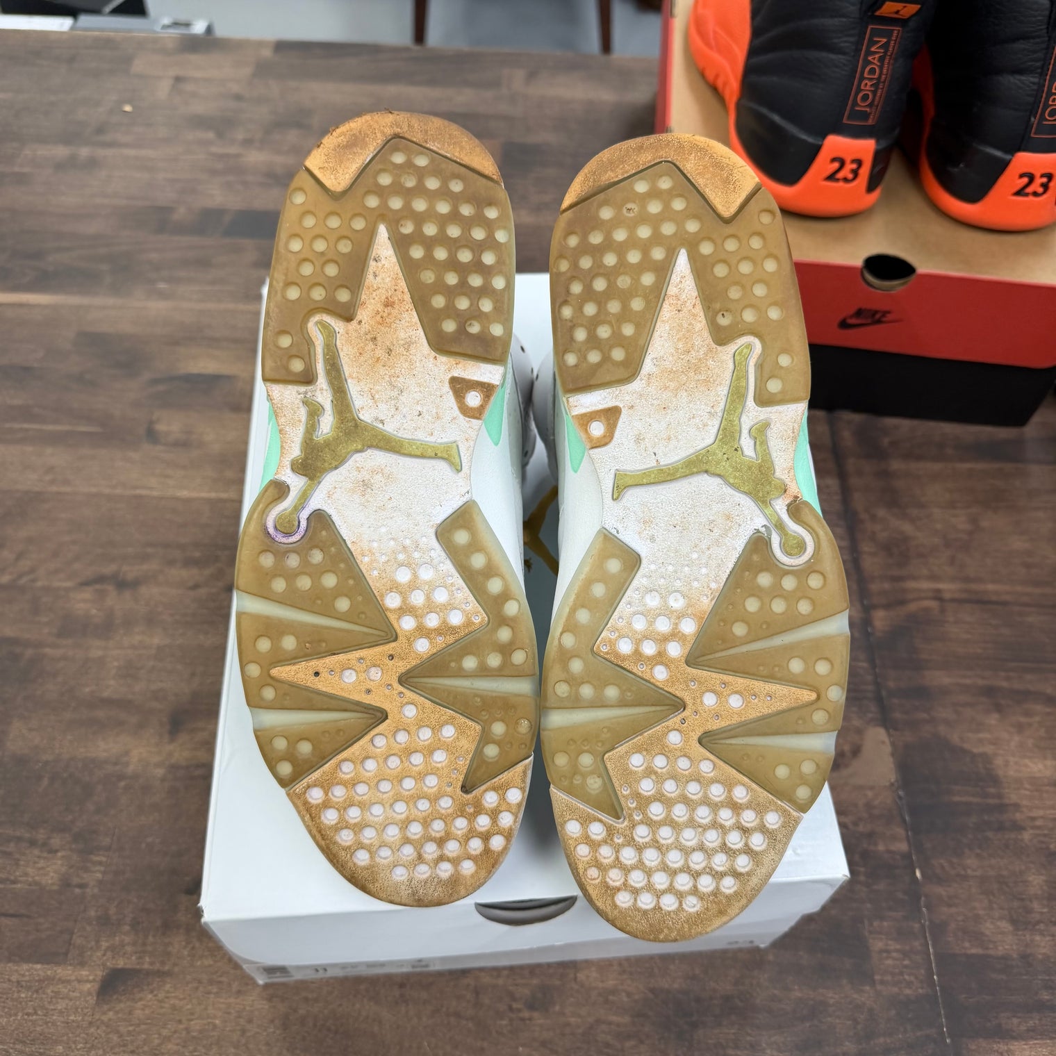 Mint Foam Jordan 6 Retro (Women’s) (USED)