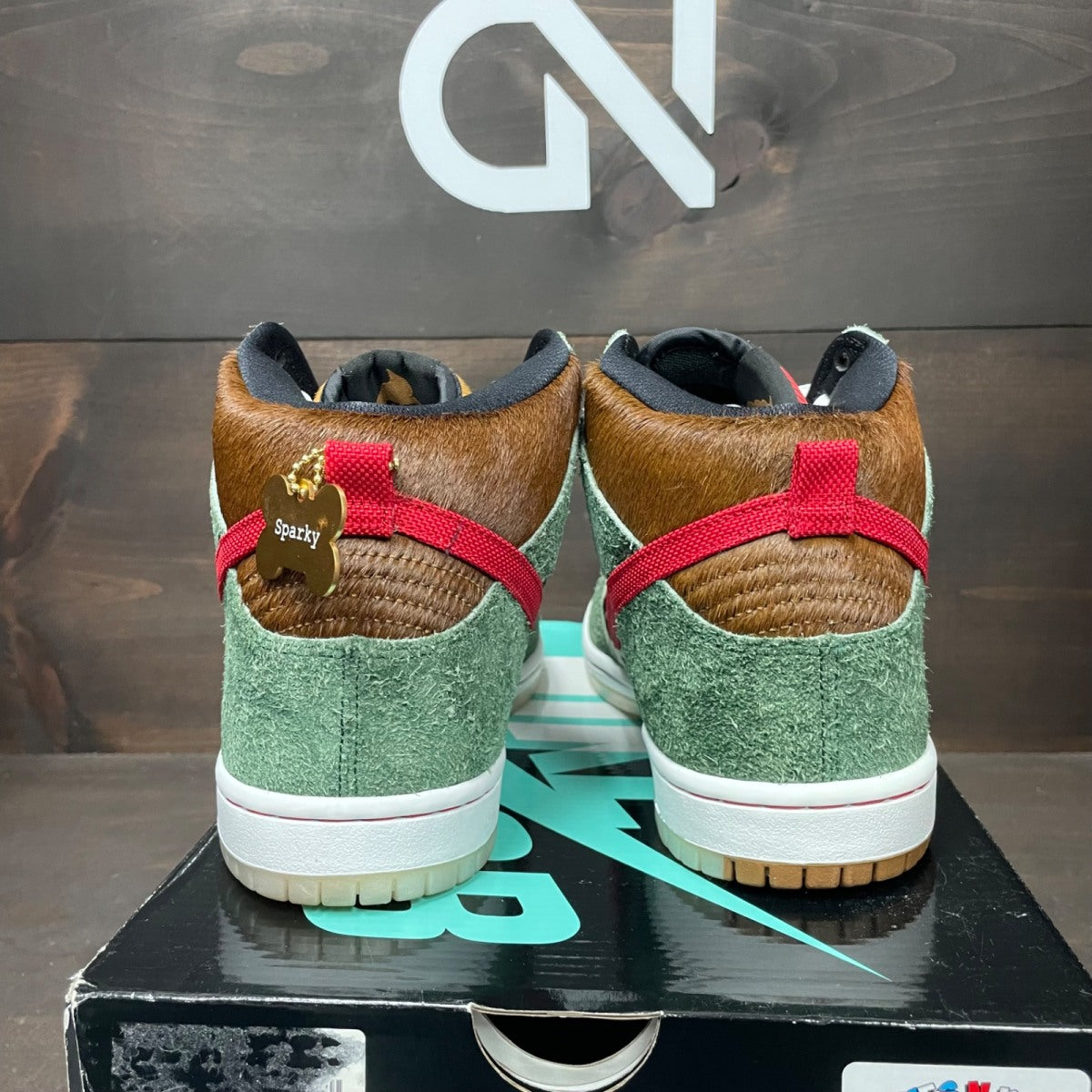Nike SB Dunk High Dog Walker - Image 5