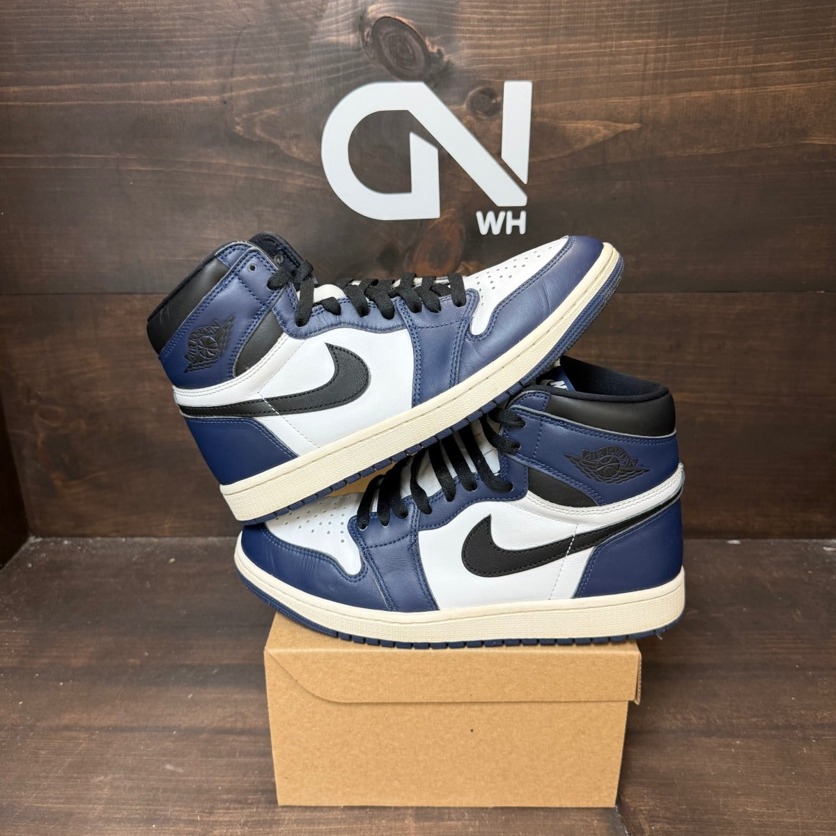 Jordan 1 Retro High OG Midnight Navy Size 9.5 (Pre-Owned) - Image 1