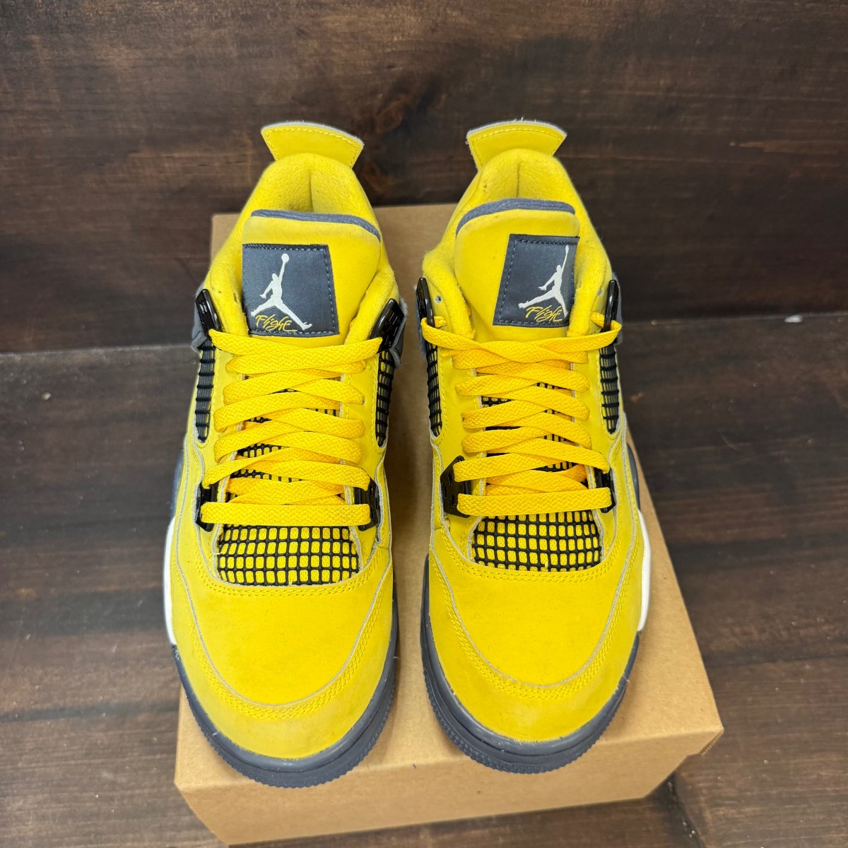 Jordan 4 Retro Lightning (2021) (GS) Size 6.5Y (Pre-Owned) - Image 2