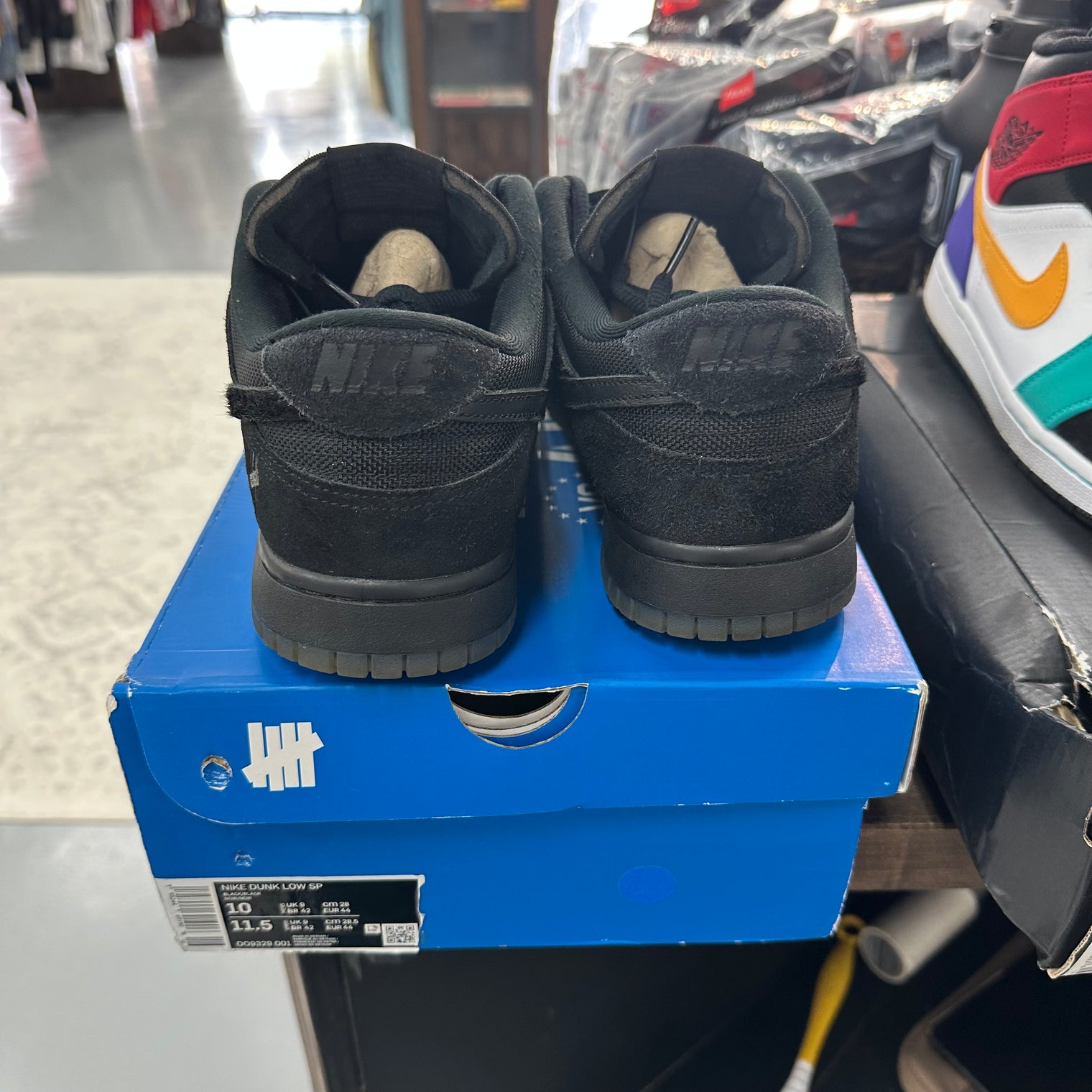 Undefeated 5 on it Black Dunk Low SP (USED)
