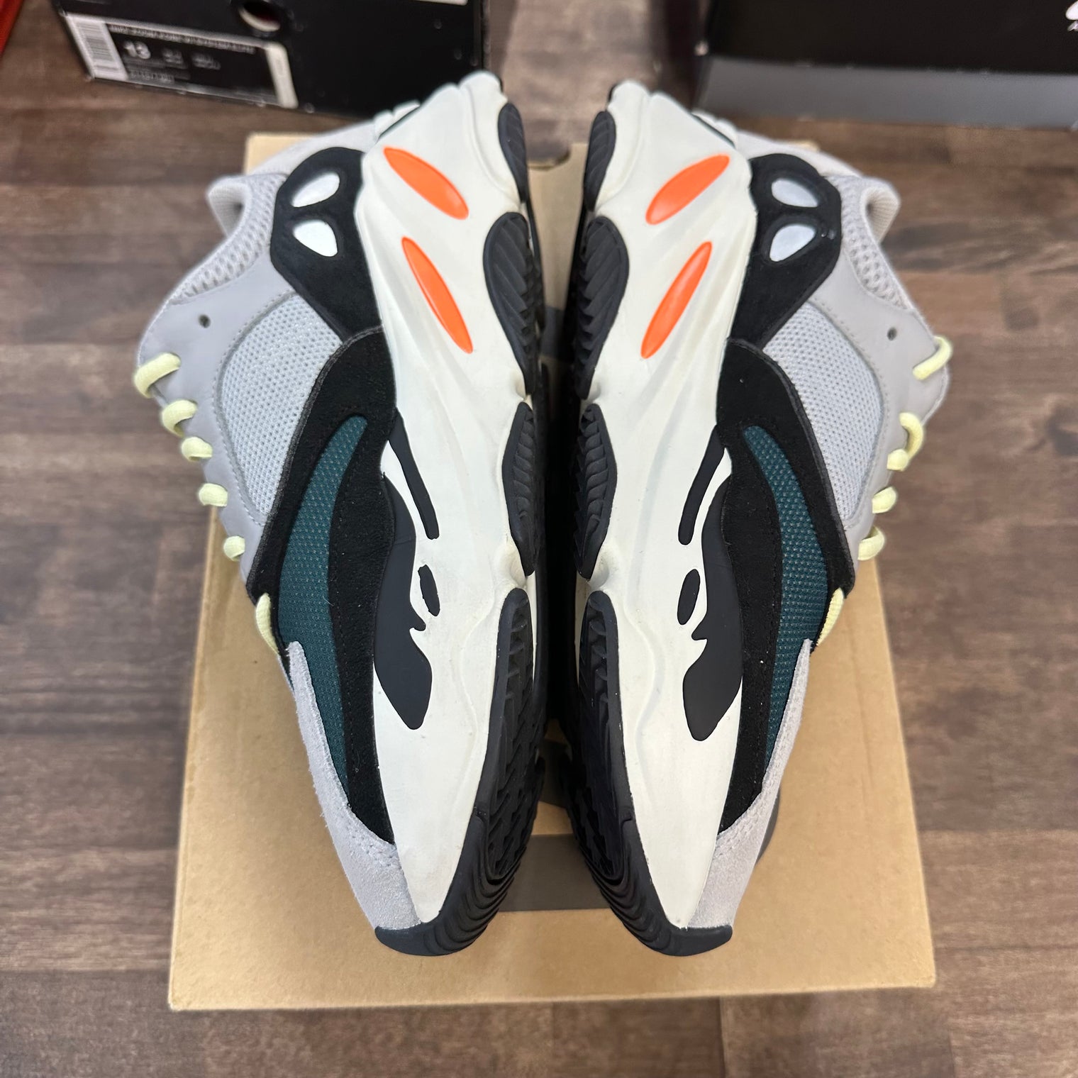 Waverunner Yeezy 700 (USED)