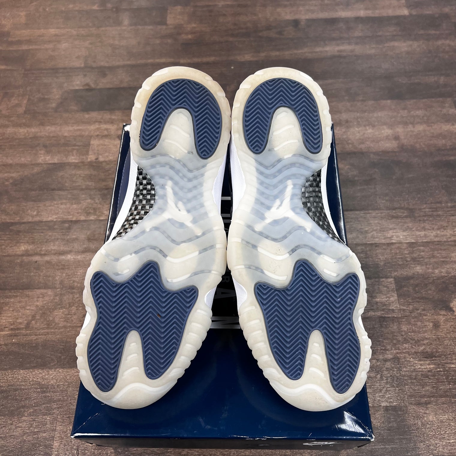 Diffused Blue Jordan 11 Low (USED)