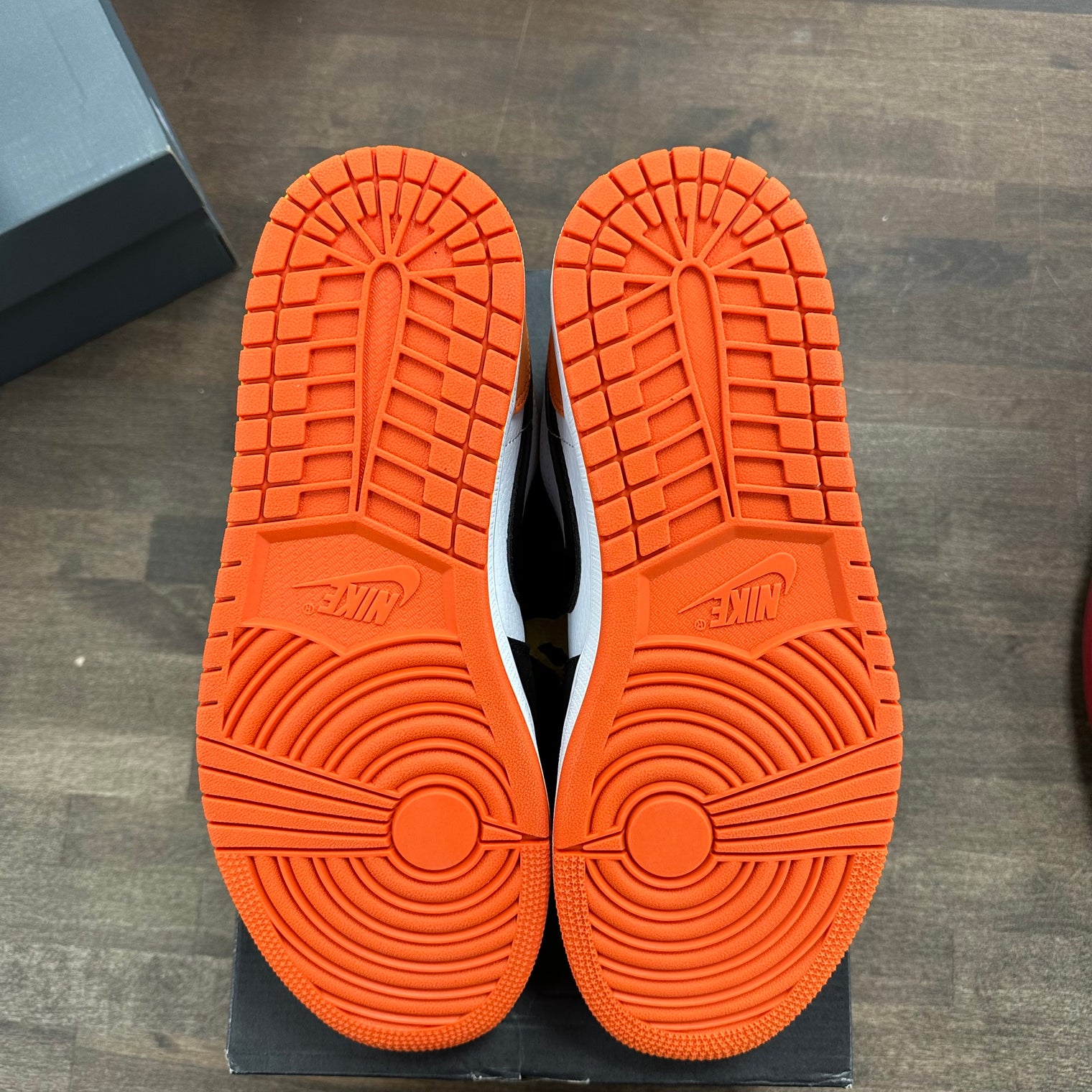 Shattered Backboard Jordan 1 Low (Lightly Worn)