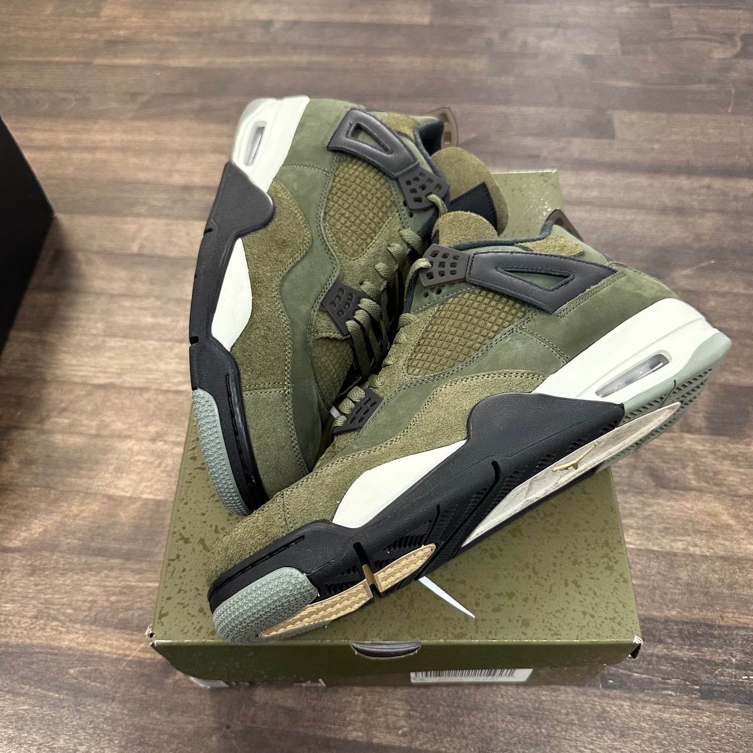 Craft Olive Jordan 4 (USED)
