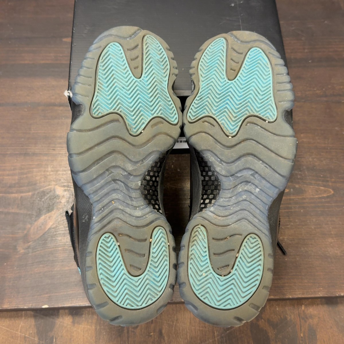 Jordan 11 Retro Gamma Blue (2025) - Image 9