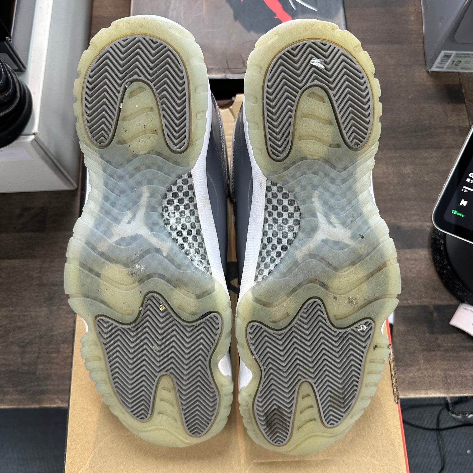 Cool Grey Jordan 11 2021 (USED) (Replacement Box)