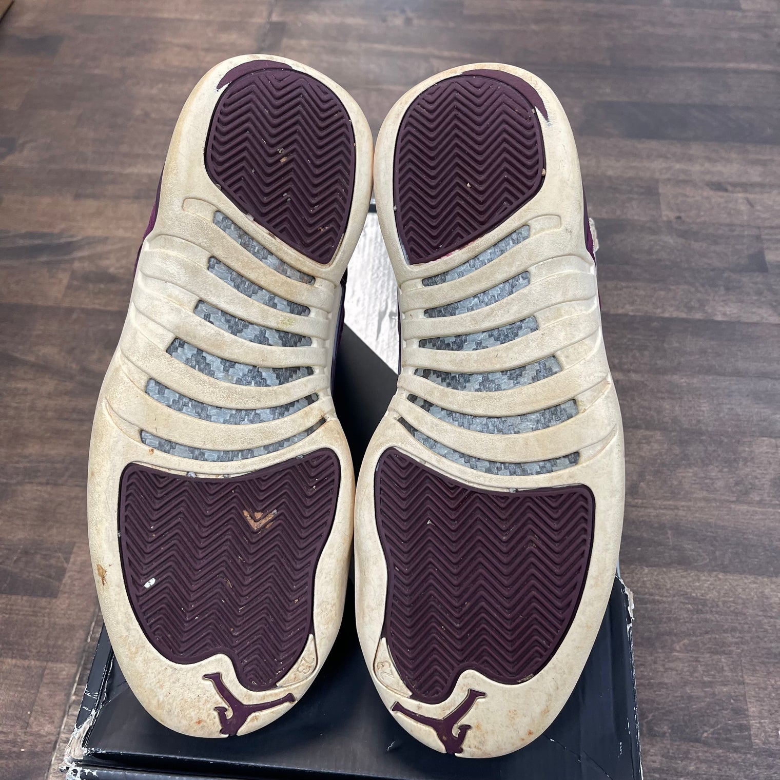 Bordeaux Jordan 12 (USED,No Box)