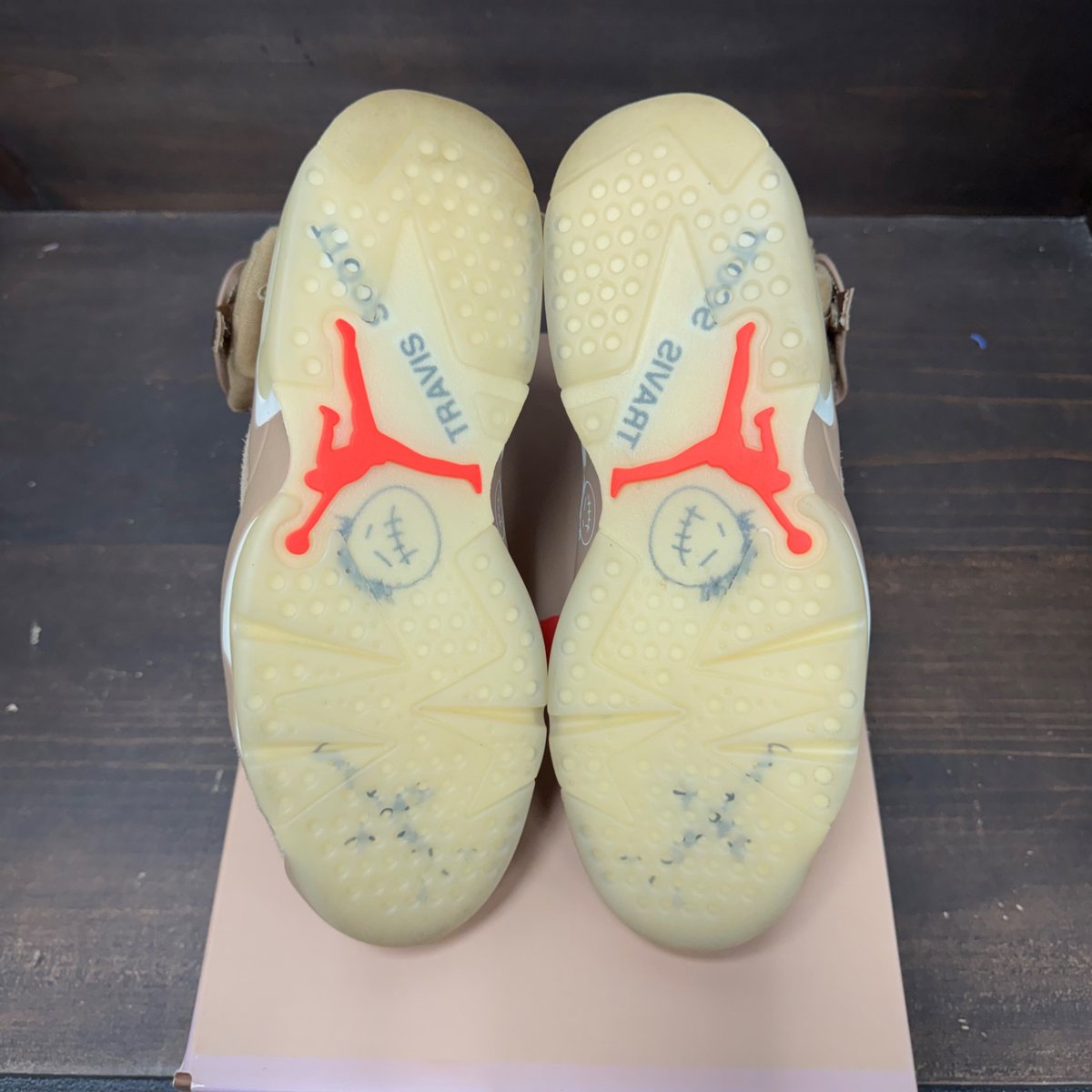 Jordan 6 Retro Travis Scott British Khaki Size 9 (Pre-Owned) - box