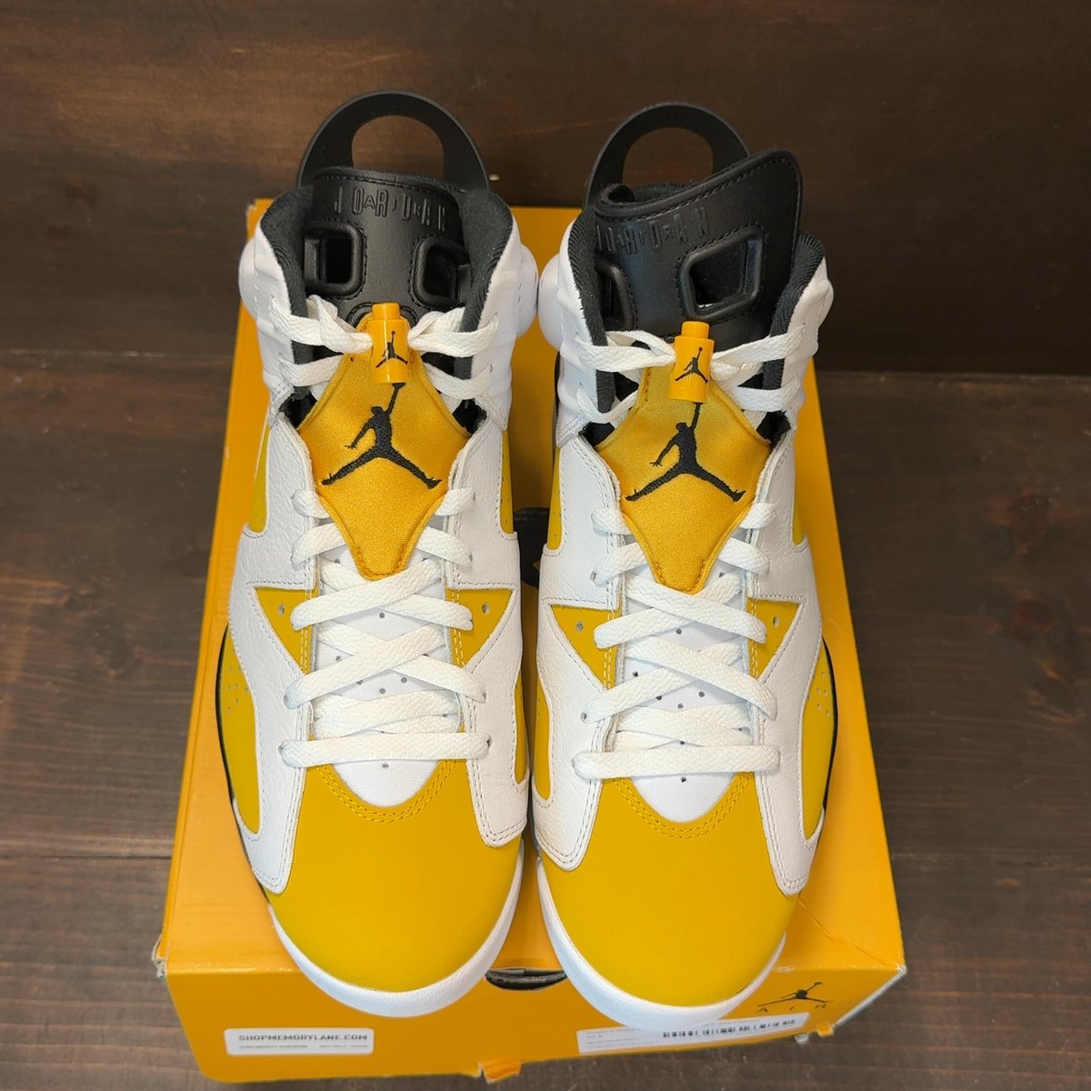 Jordan 6 Retro Yellow Ochre Size 10.5 (Pre-Owned) - tag