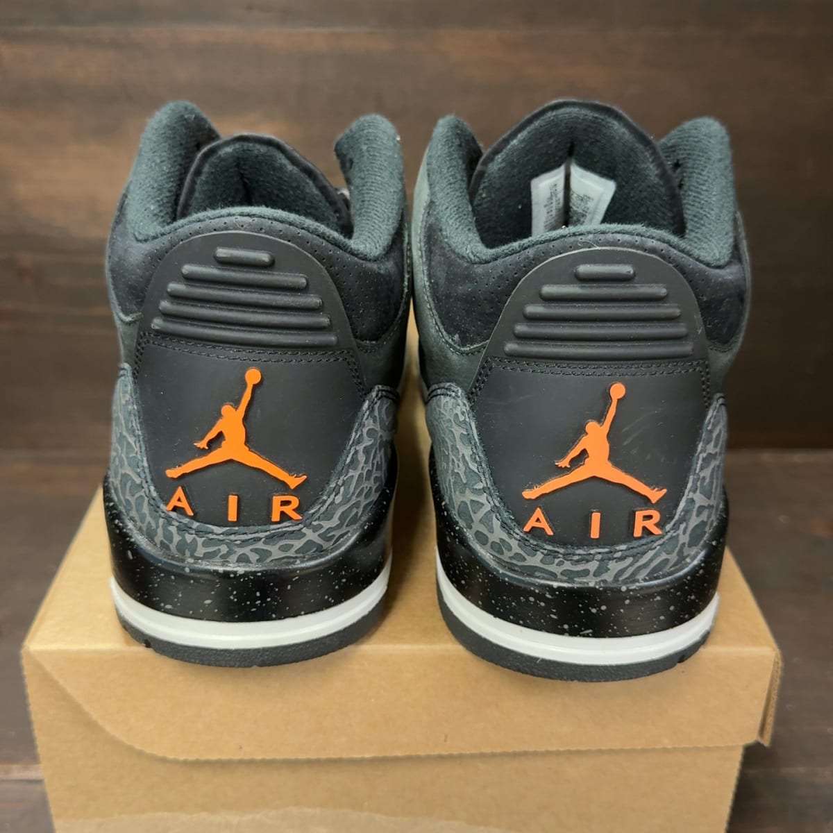 Jordan 3 Retro Fear Pack (2023) Size 10 (Pre-Owned) - aux
