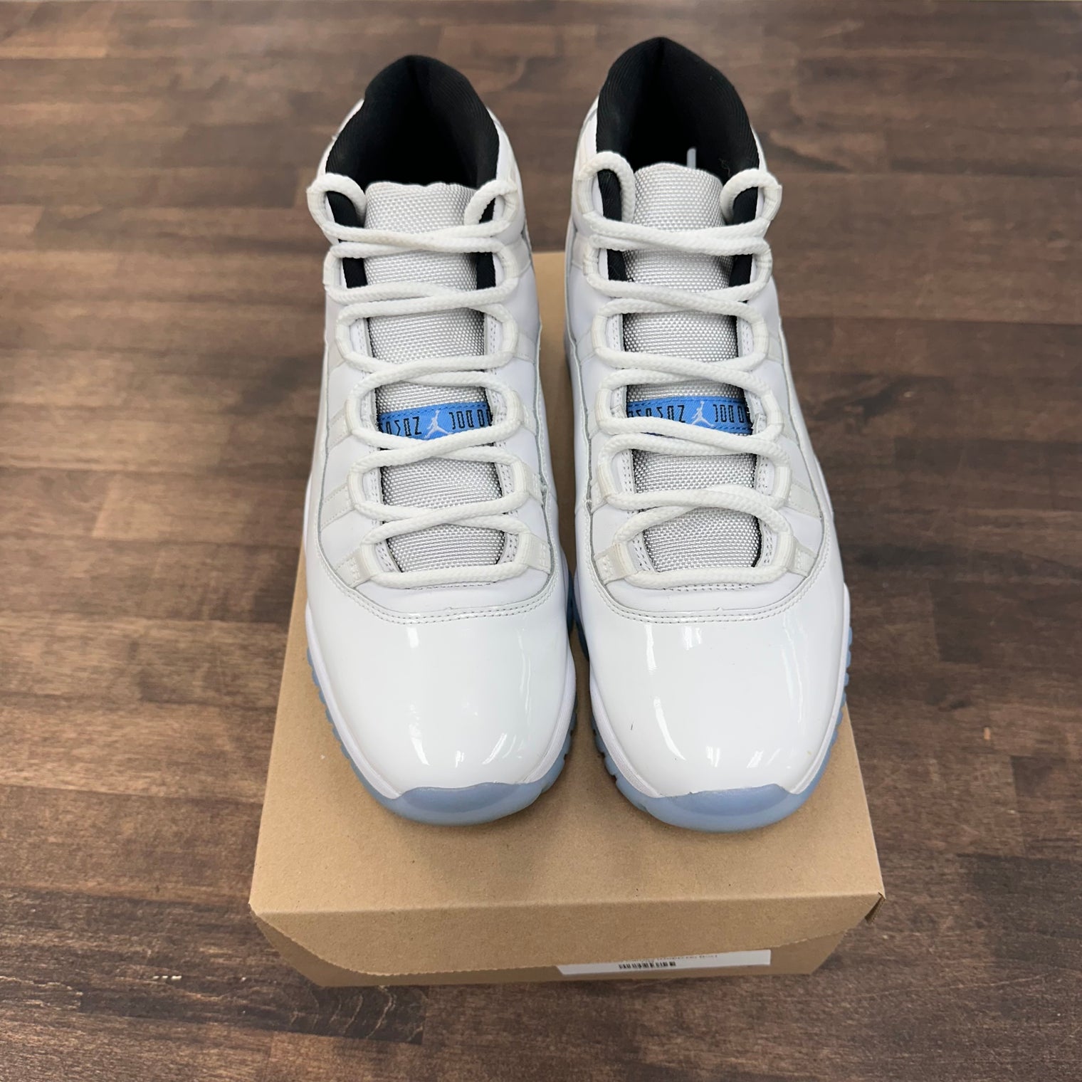 Legend Blue Jordan 11 (2024) (USED,No Box)