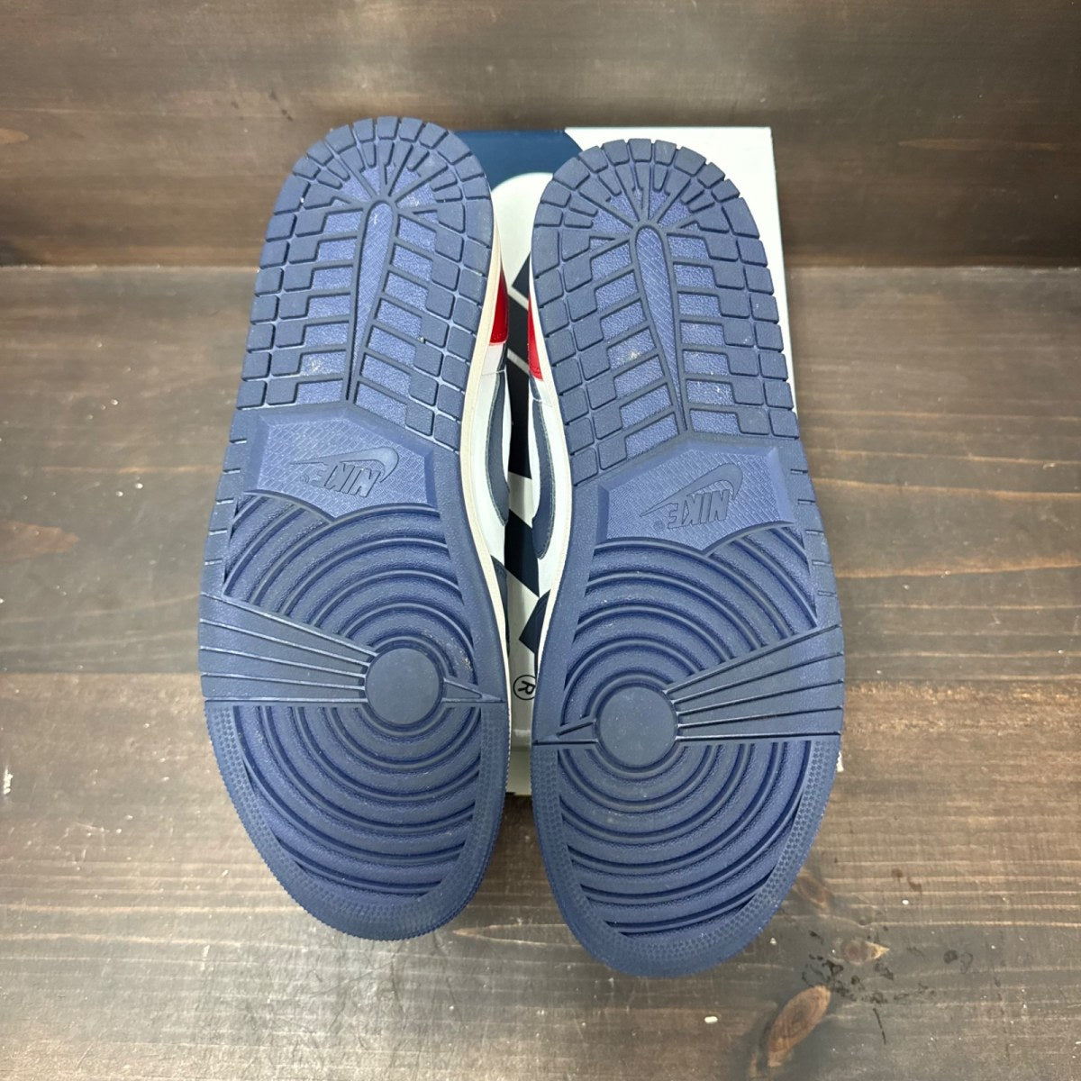 Jordan 1 Retro Low OG Howard University Size 12 (Pre-Owned) - box