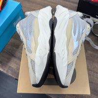 Cream Yeezy 700 V2 (USED)