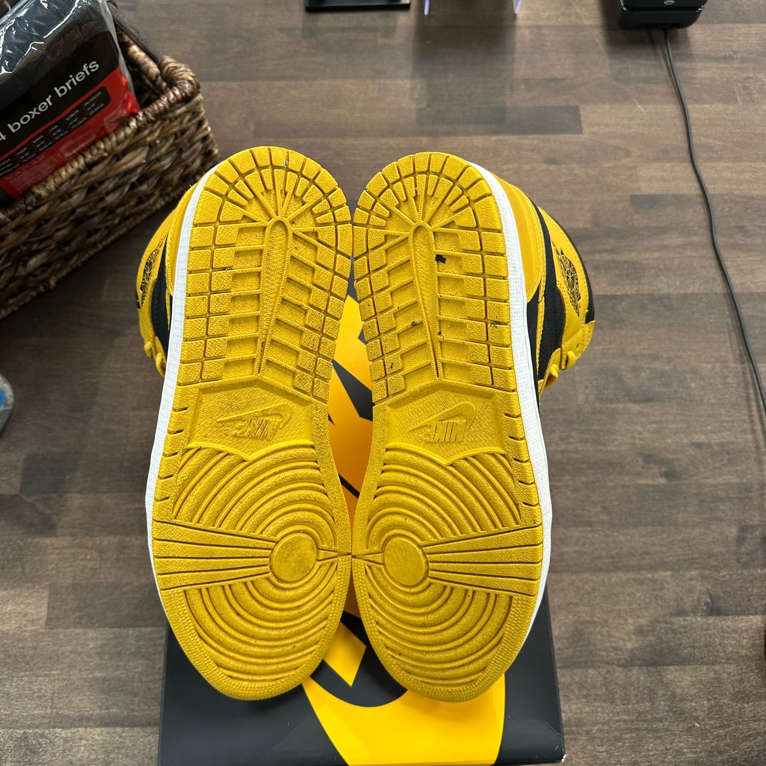 Pollen Jordan 1 High (Used)