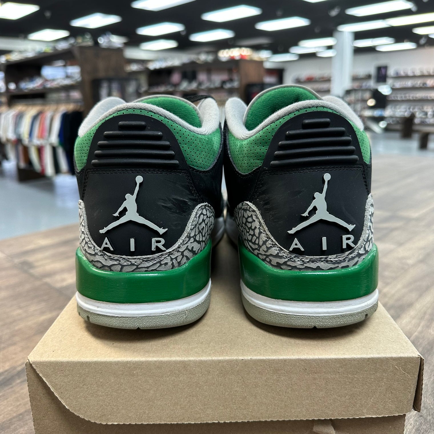 Pine Green Jordan 3 Retro (USED, No Insoles, No Box)