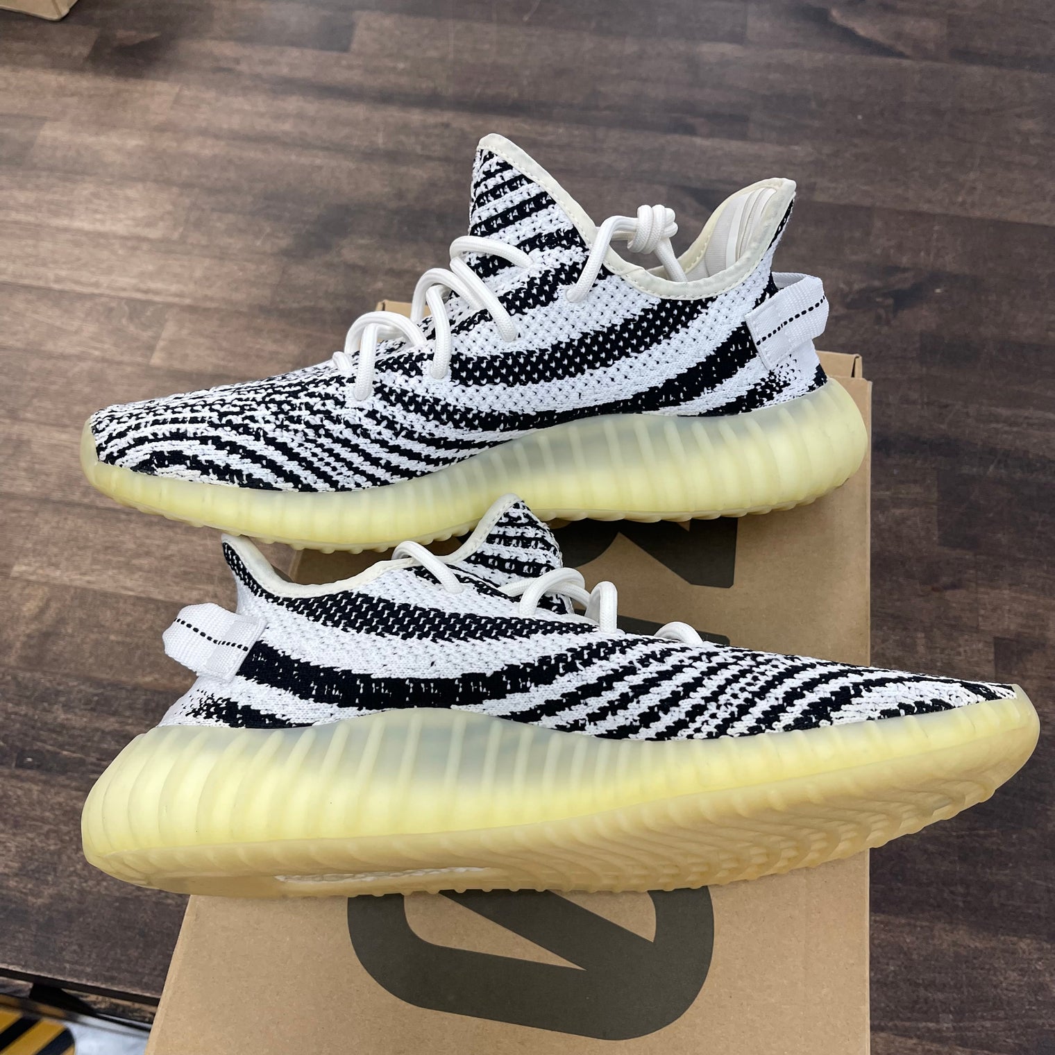 Zebra Yeezy 350 (USED)