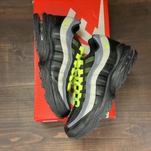 Nike Air Max 95 Black Volt (GS) - Image 2