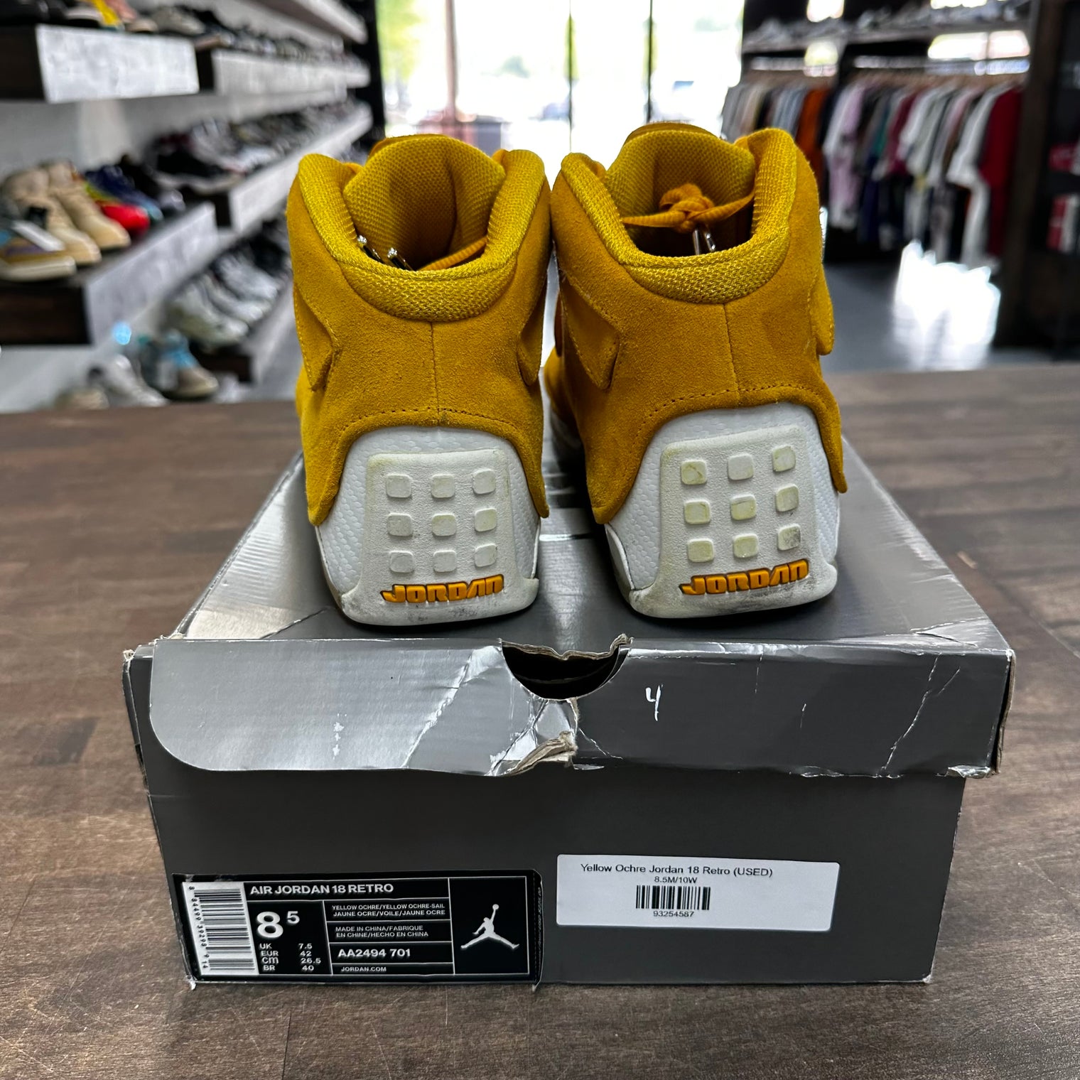 Yellow Ochre Jordan 18 Retro (USED)