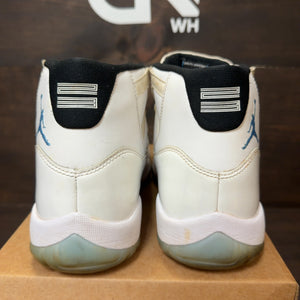 Jordan 11 Retro Legend Blue (2024) Size 9.5 (Pre-Owned) - Image 4