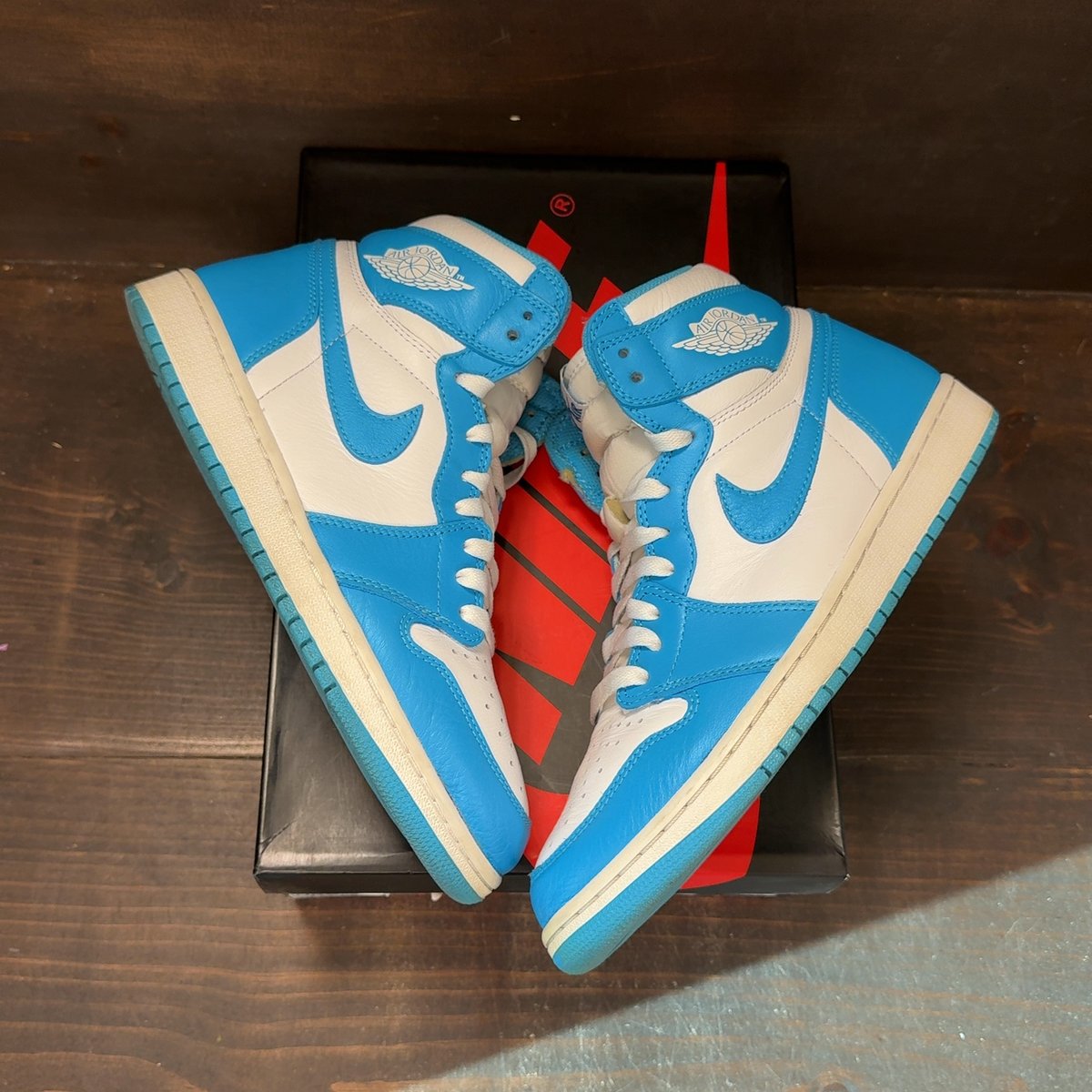 Jordan 1 Retro High OG UNC Size 10 (Pre-Owned) - back