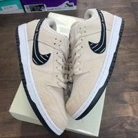 Albino & Preto SB Dunk Low (USED)