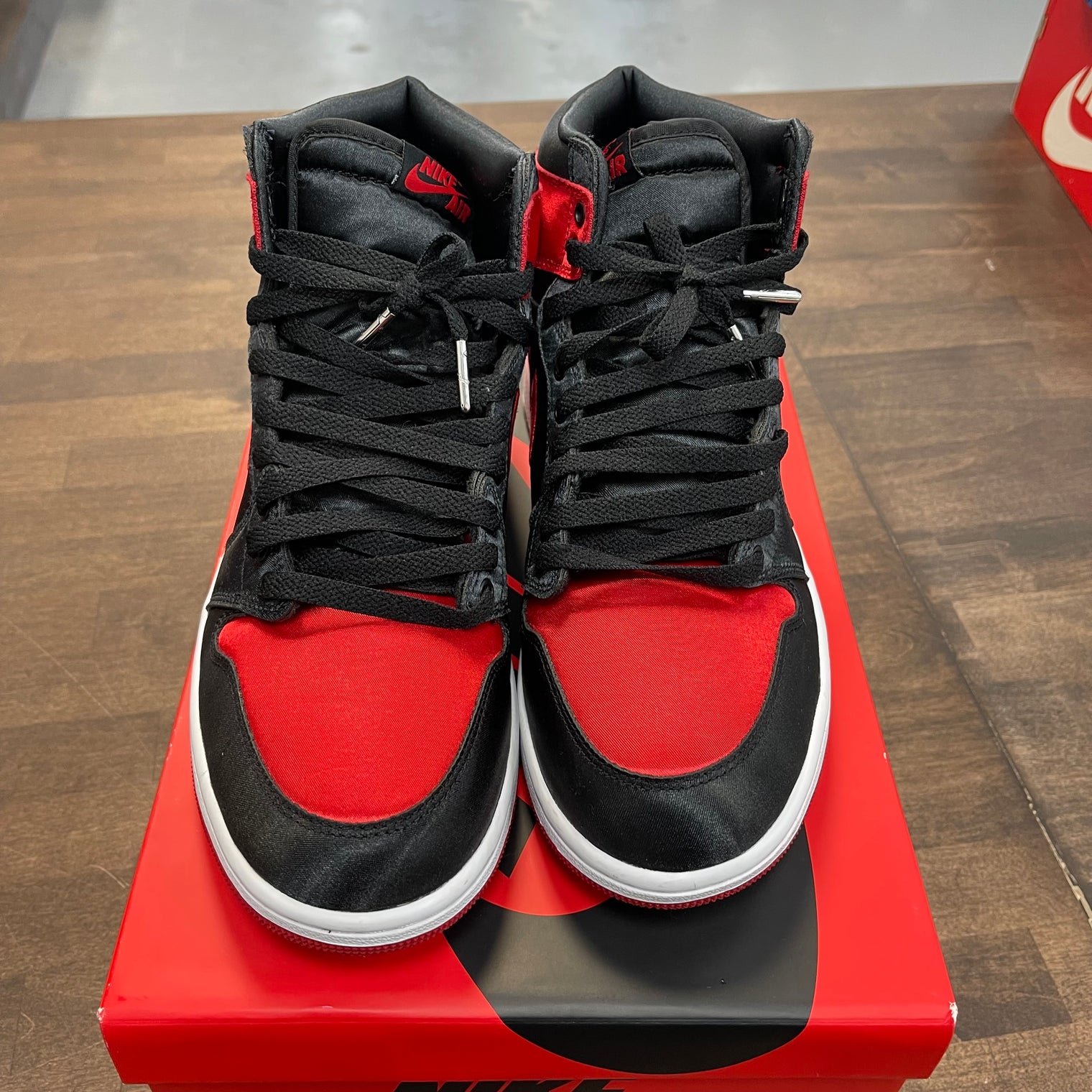 Satin Bred Jordan 1 High (W) (USED)