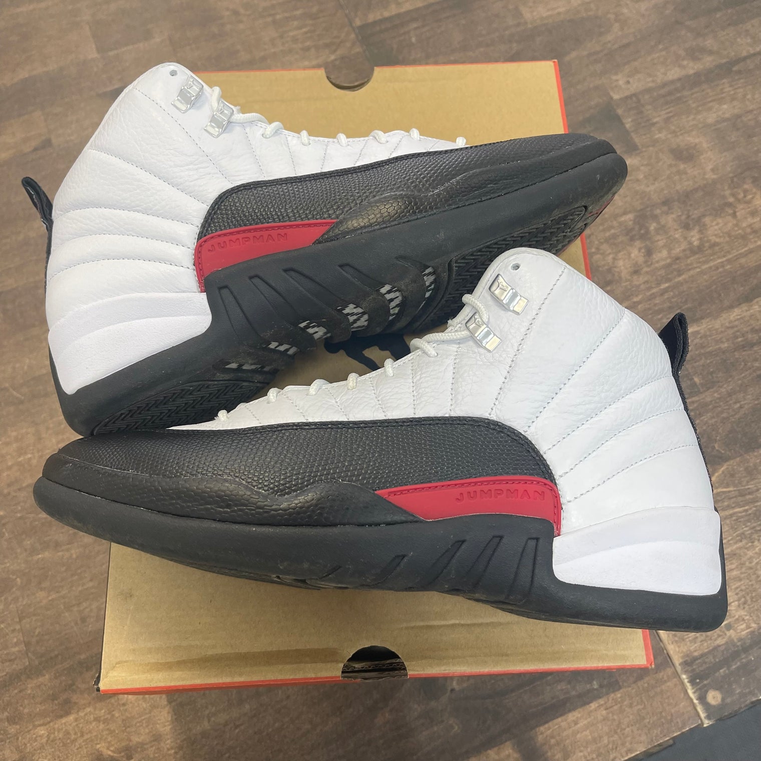 Taxi Flip Jordan 12 (USED)
