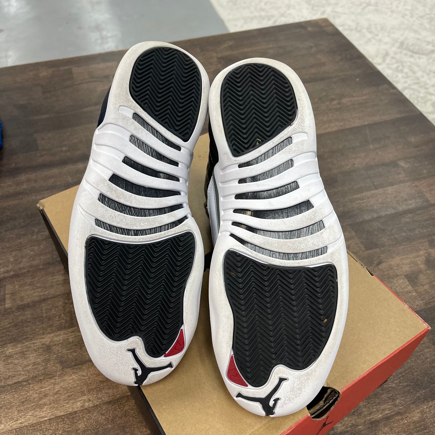 Playoff Jordan 12 Retro (USED)