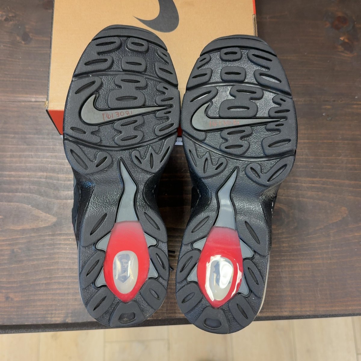 Nike Air DT Max '96 Falcons Size 8.5 (Pre-Owned) - aux