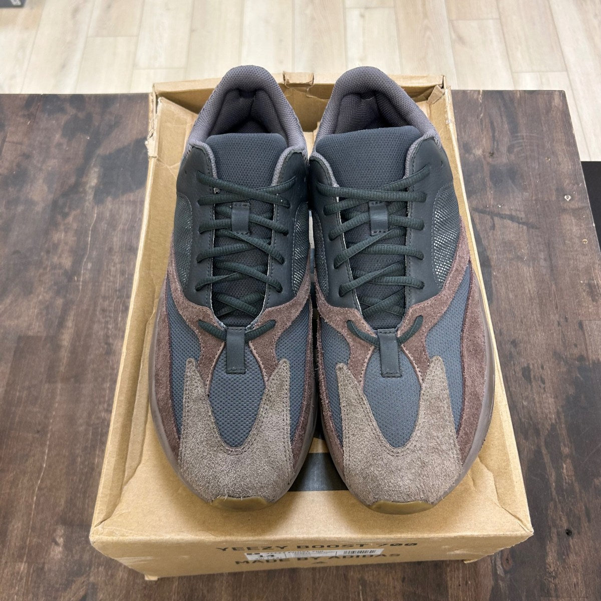 adidas Yeezy Boost 700 Mauve - Image 2
